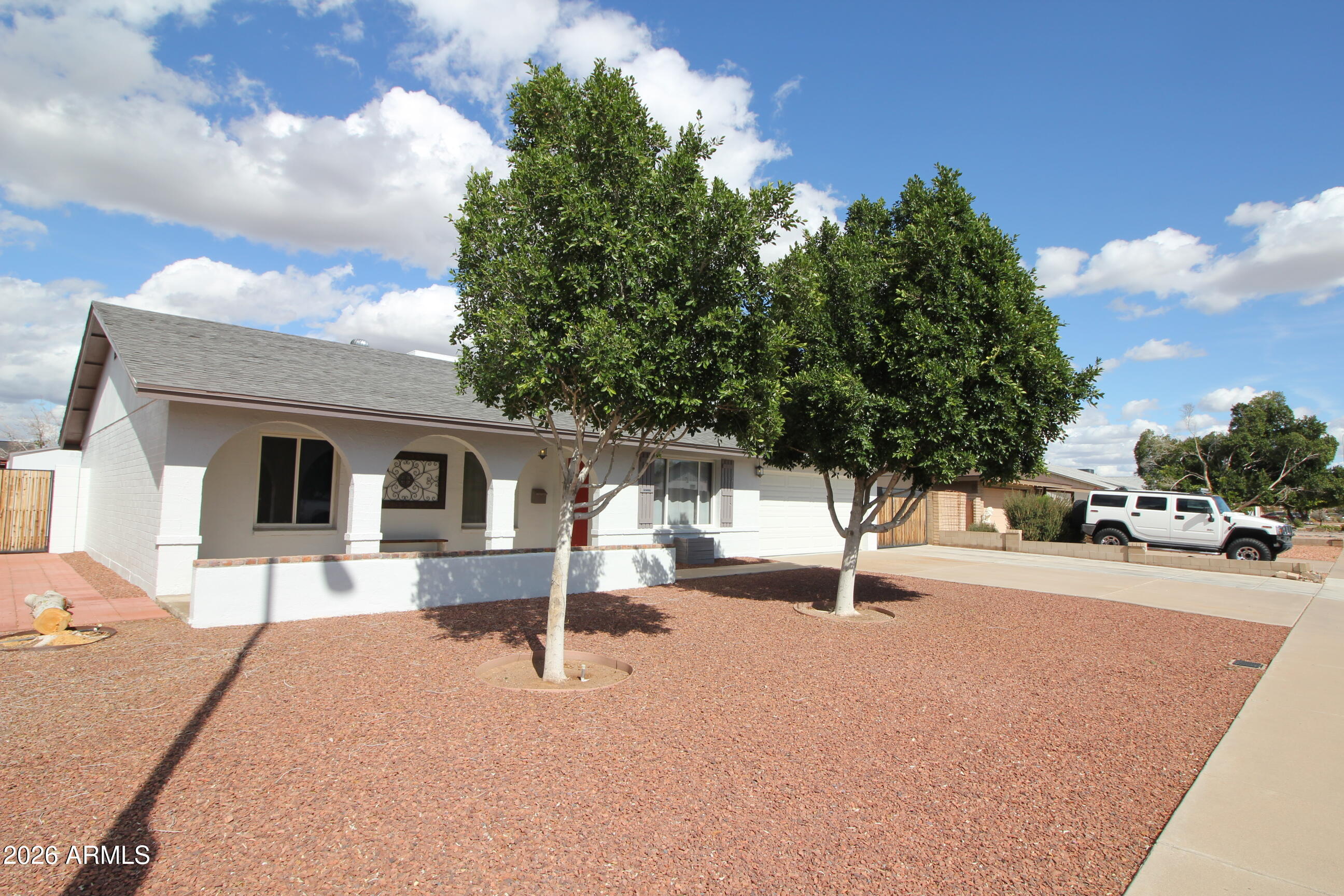 1924 E FREMONT Drive