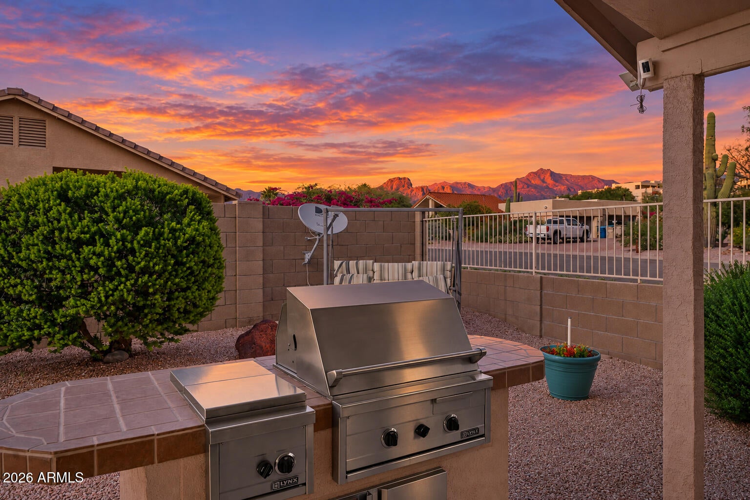 8966 E RED MOUNTAIN Lane