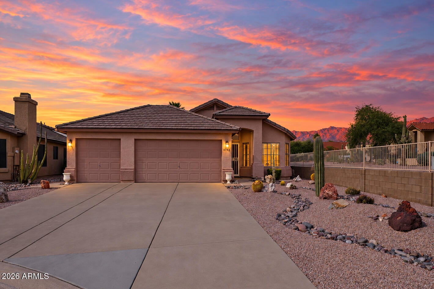 8966 E RED MOUNTAIN Lane