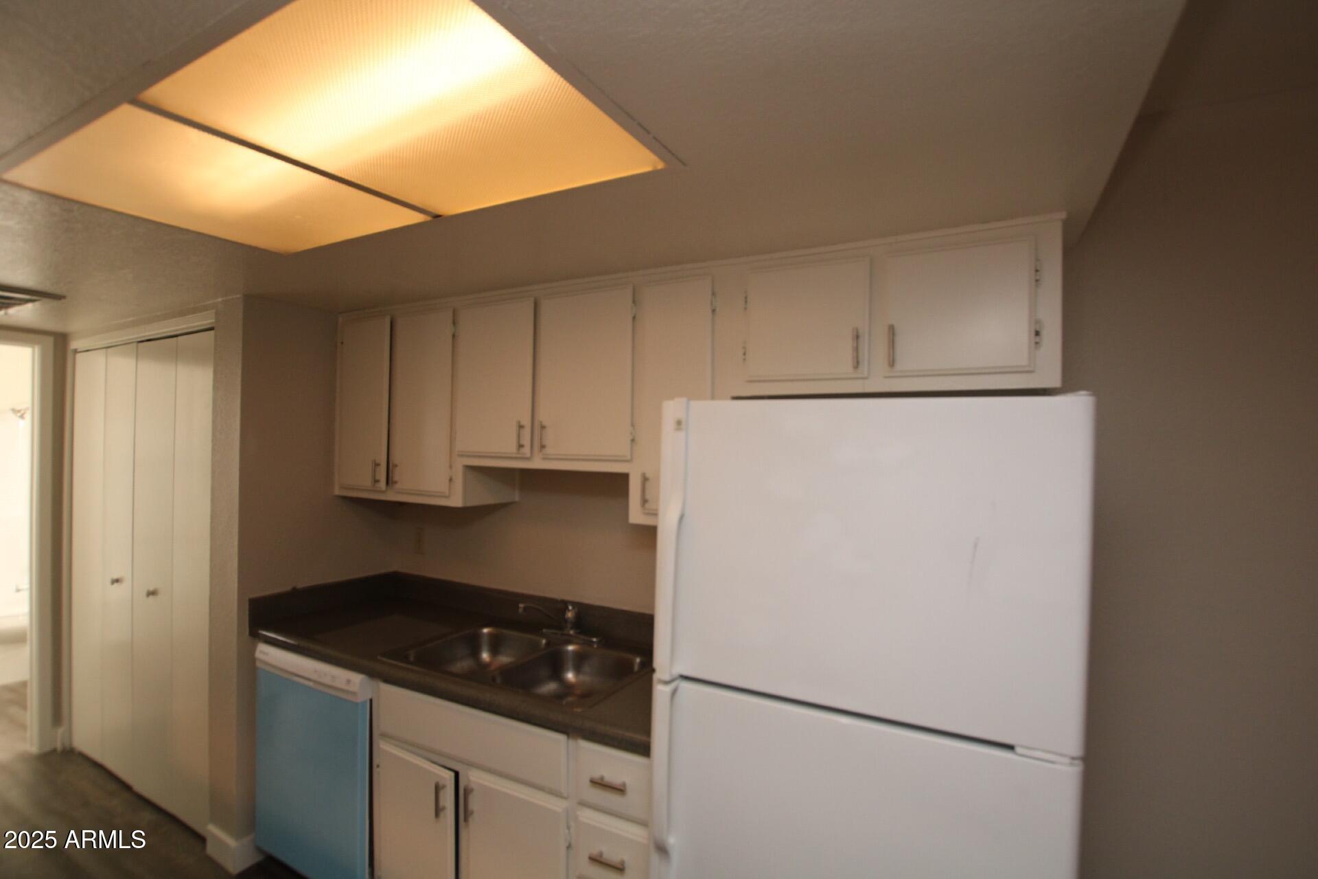 3004 E Waltann Lane 6