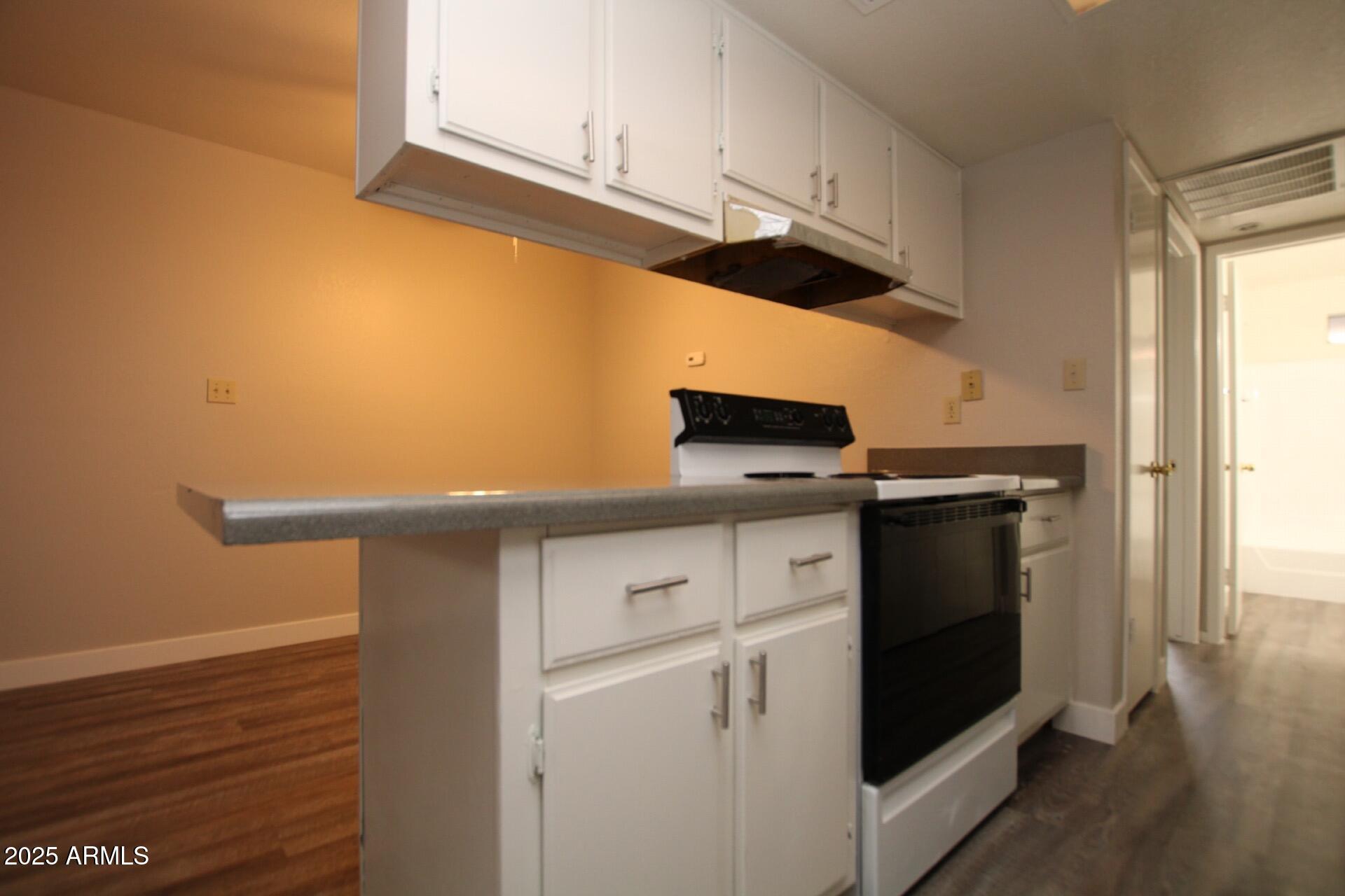 3004 E Waltann Lane 6