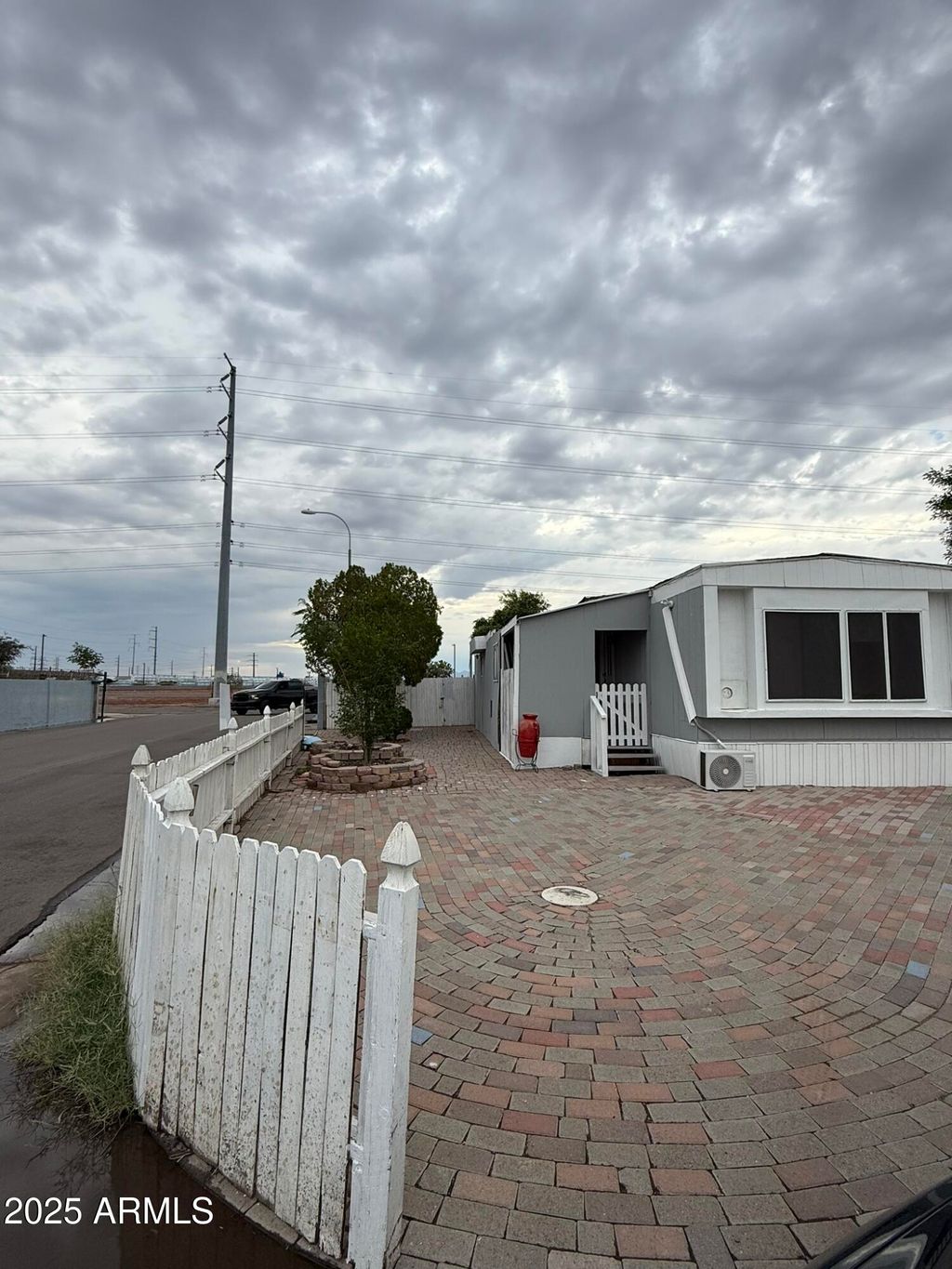 Photo of 8595 N 71st Avenue #111, Glendale, AZ 85301 (MLS # 6932548)