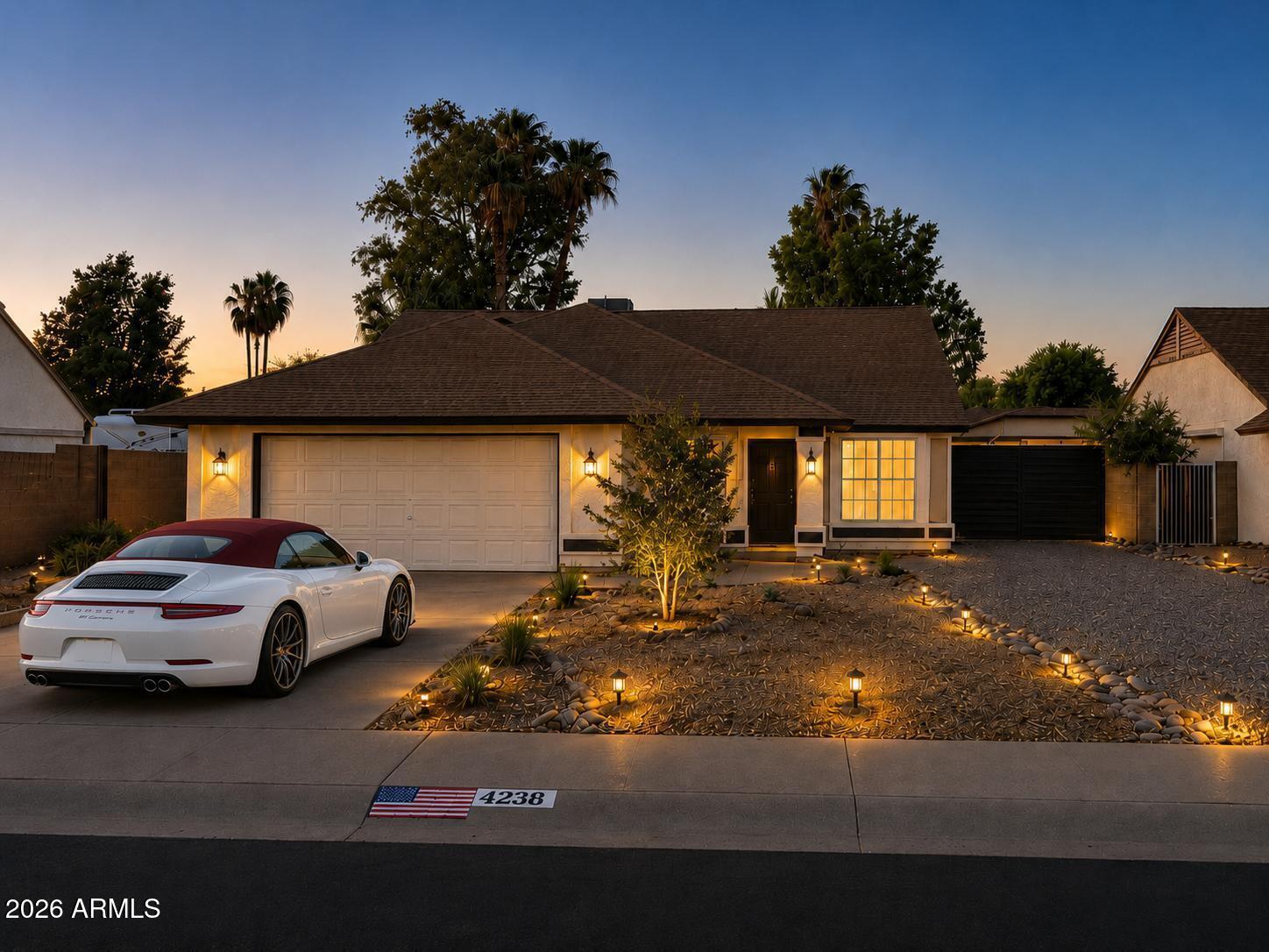 4238 E EVERETT Drive