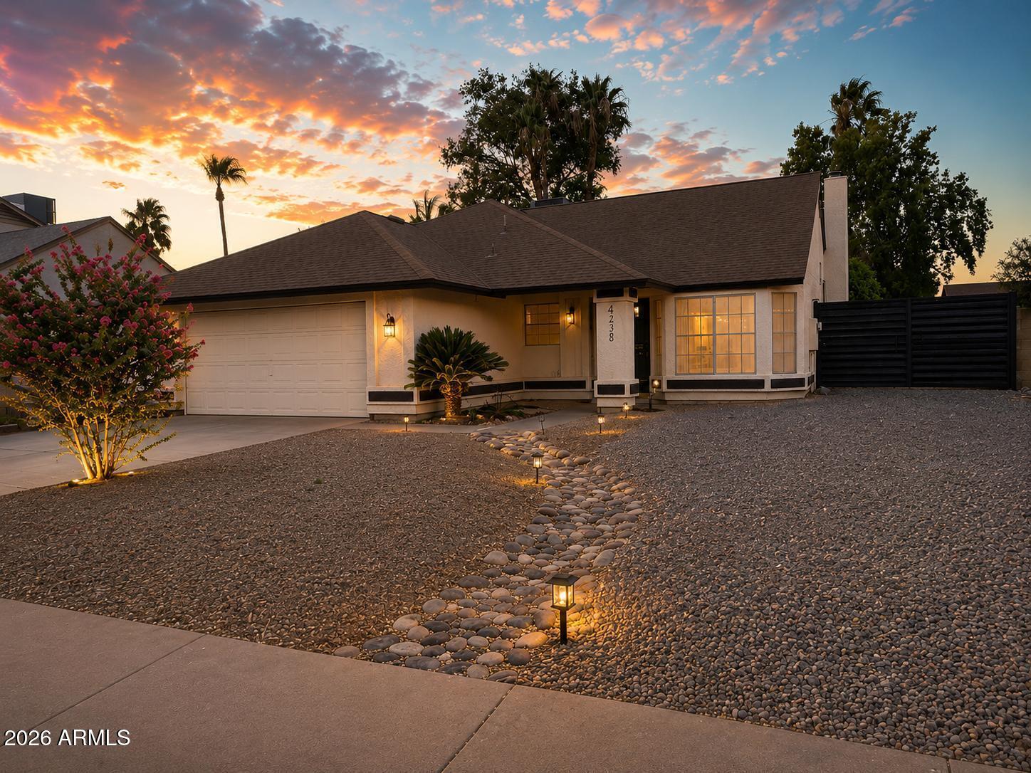 4238 E EVERETT Drive