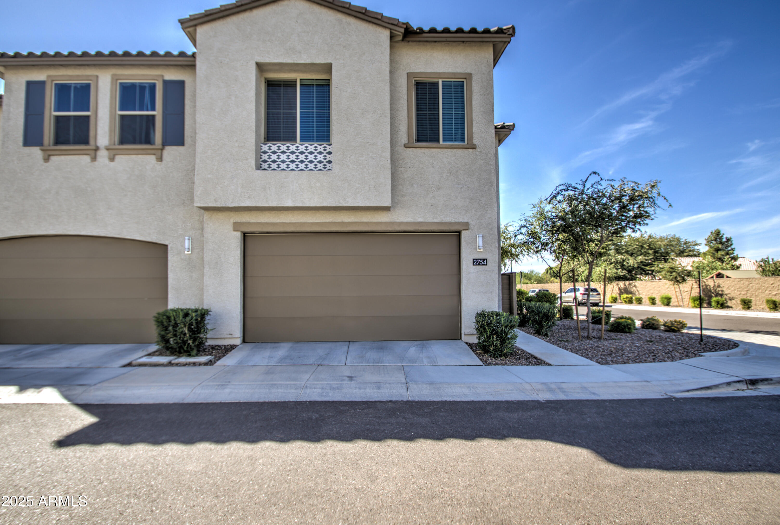2754 S APACHE Drive