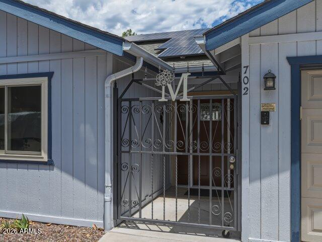 702 W BRIDLE PATH Lane