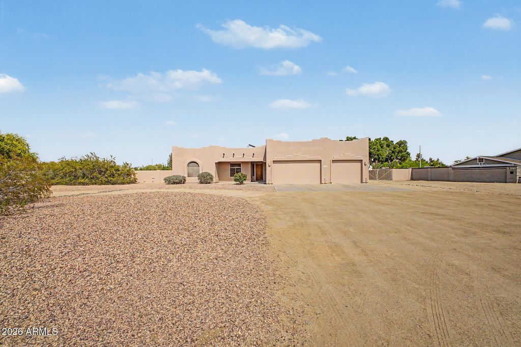 Photo of 23211 N 90th Avenue, Peoria, AZ 85383 (MLS # 7023250)