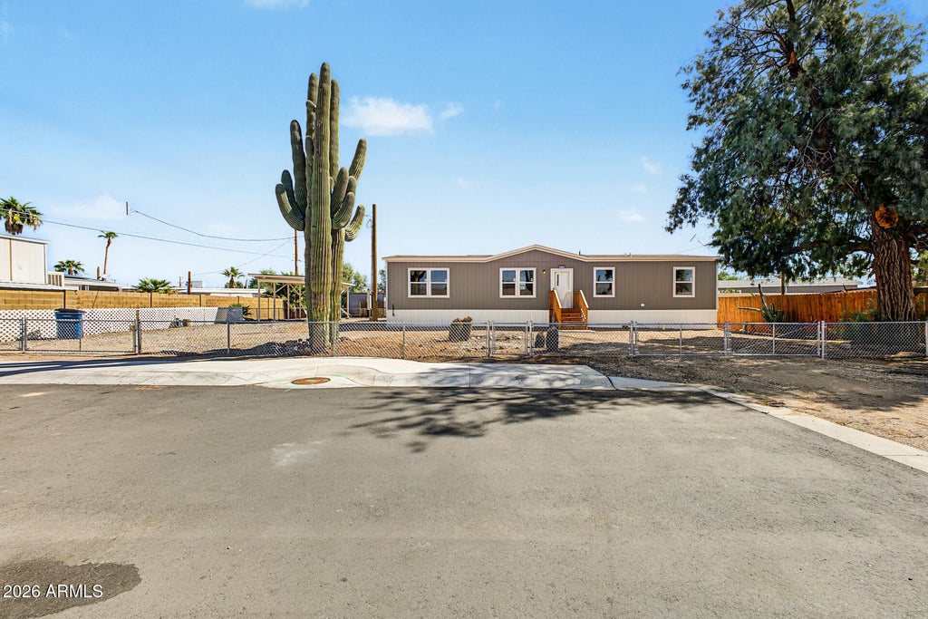 Photo of 515 N Desert View Drive, Apache Junction, AZ 85120 (MLS # 7091075)