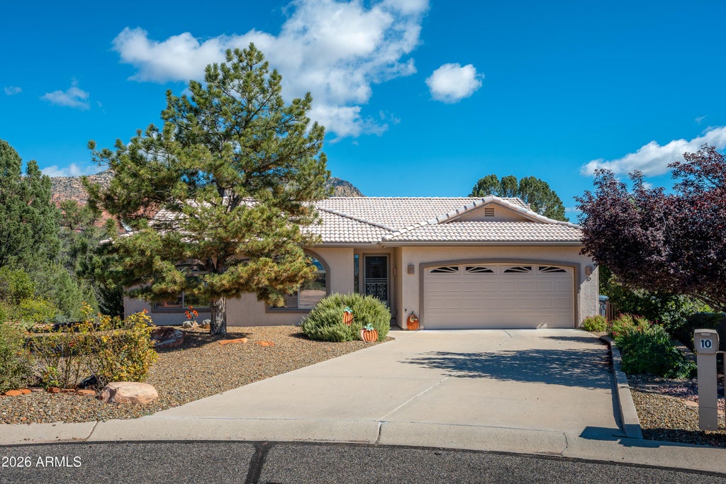 Photo of 10 Alta Vista Drive, Sedona, AZ 86351 (MLS # 7094869)