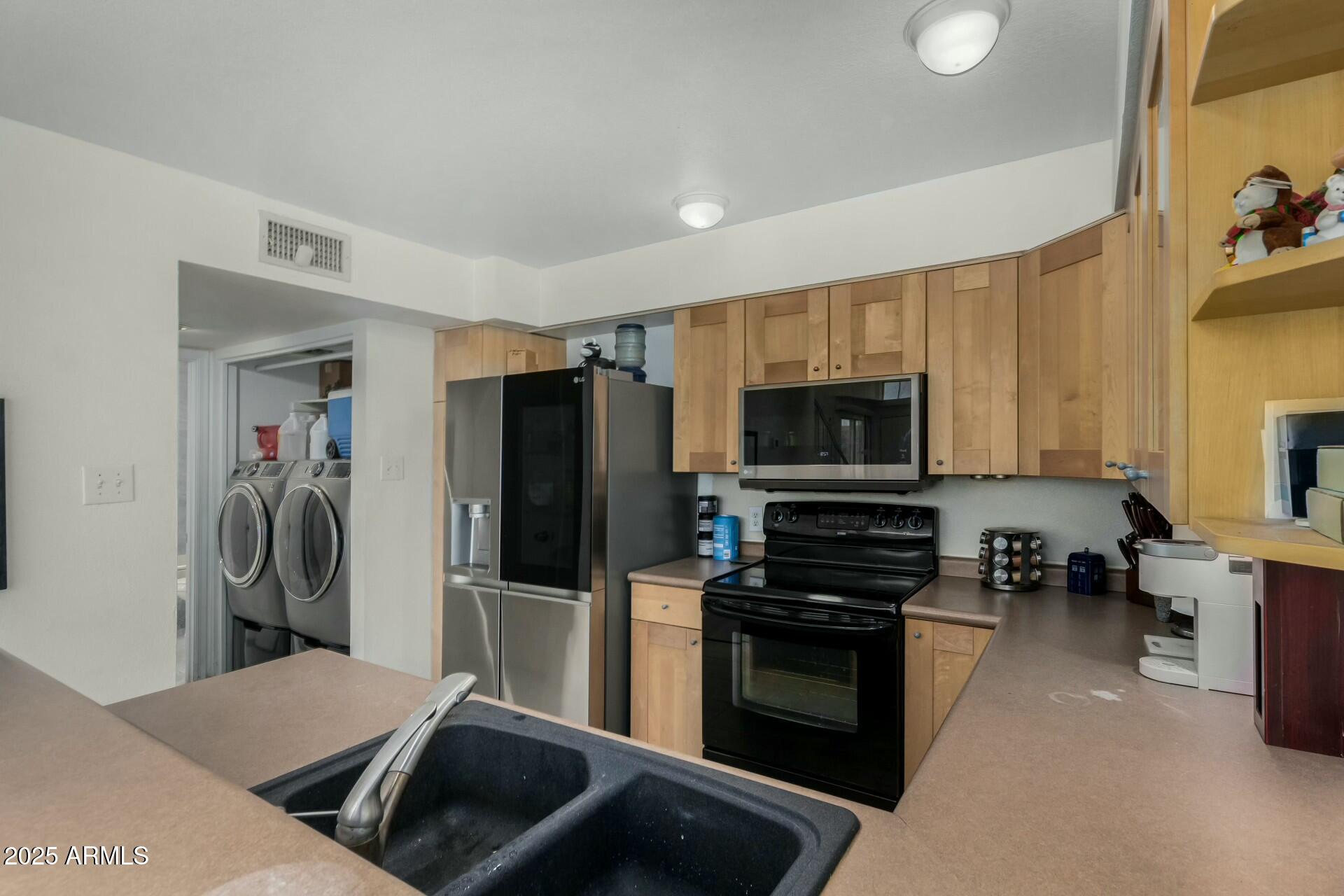 1717 E UNION HILLS Drive 1065