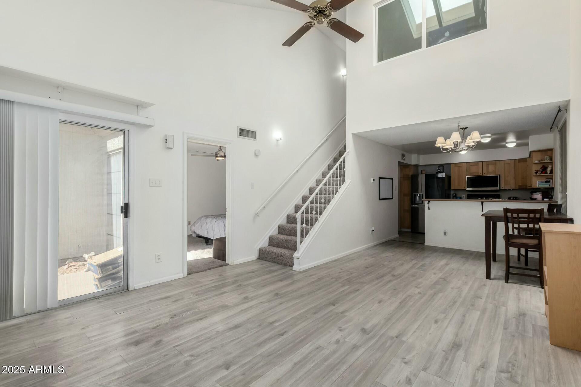 1717 E UNION HILLS Drive 1065