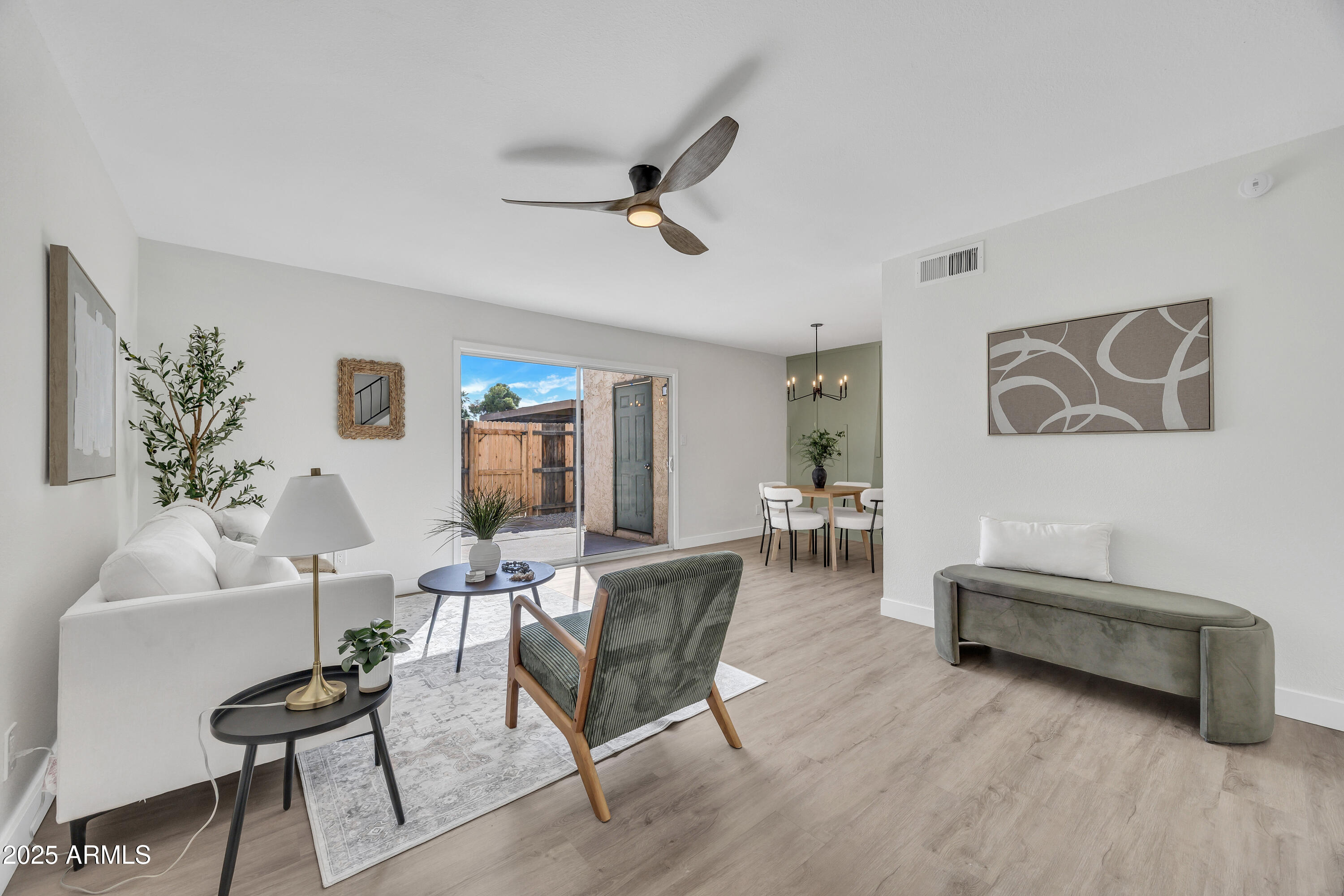 5934 W TOWNLEY Avenue