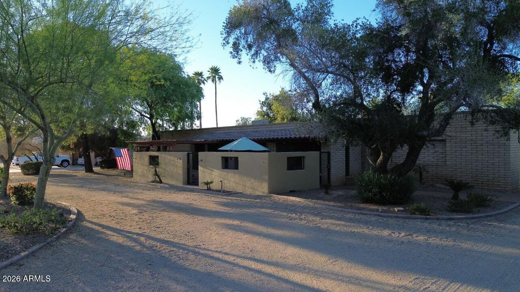 Photo of 9632 E Cholla Street, Scottsdale, AZ 85260 (MLS # 7012882)