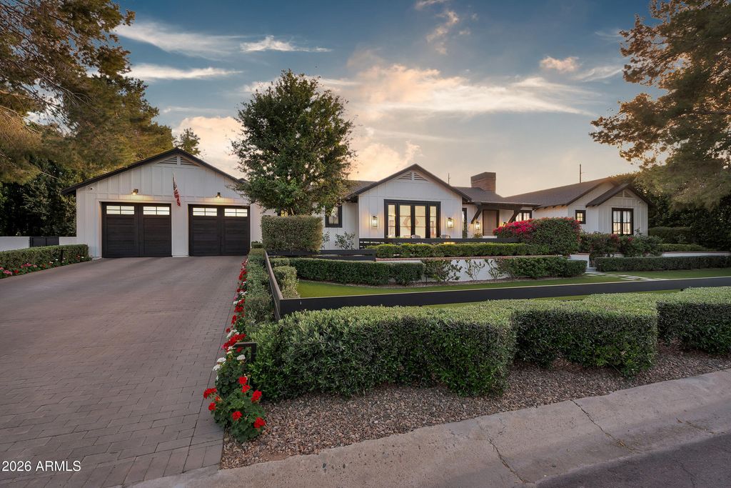 Photo of 5217 E Calle Redonda, Phoenix, AZ 85018 (MLS # 6999439)