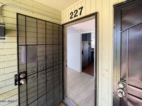 Photo of 6767 N 7th Street #227, Phoenix, AZ 85014 (MLS # 6958156)