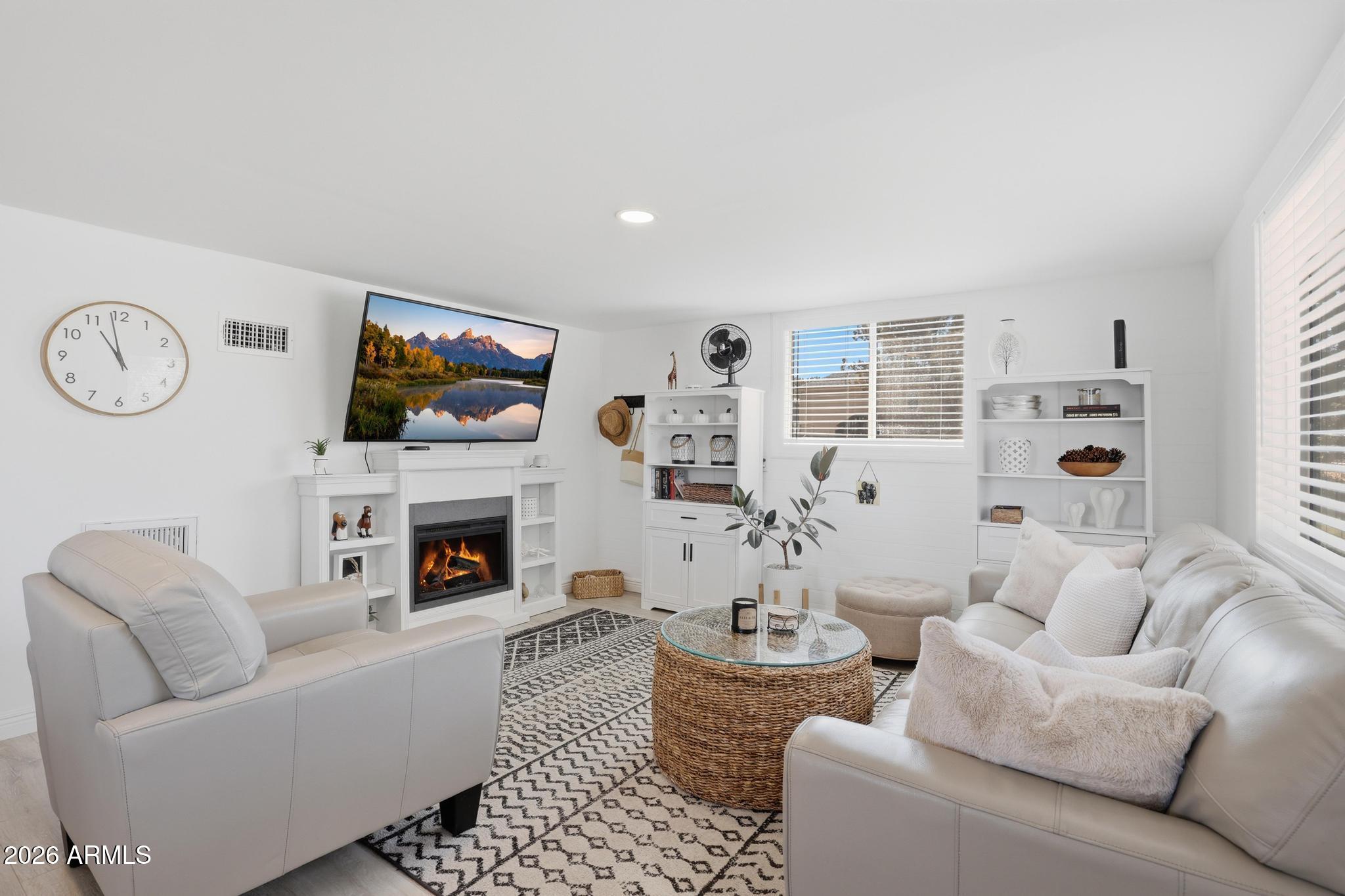 7497 N Toya Vista Road