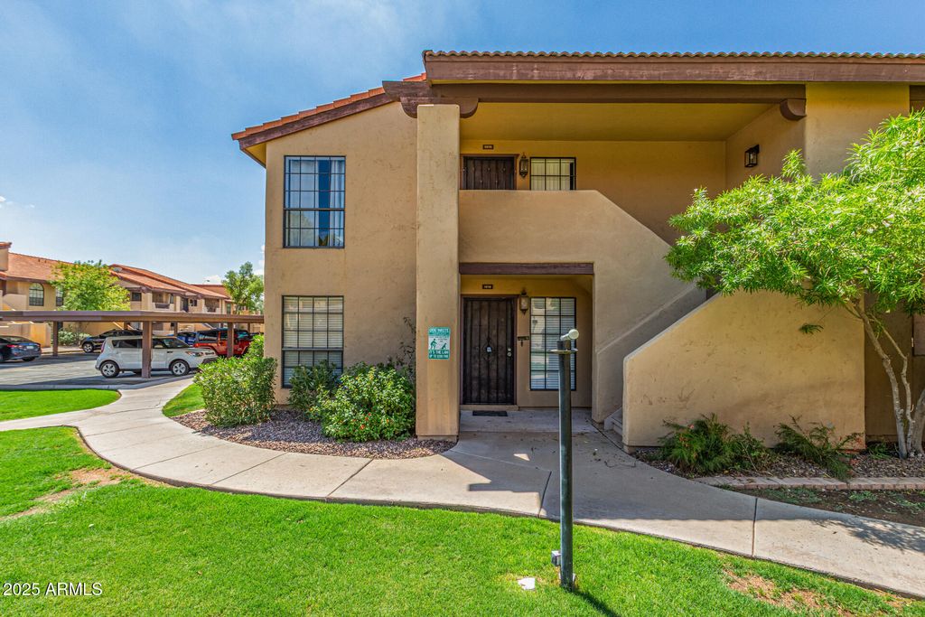 Photo of 1351 N Pleasant Drive #1016, Chandler, AZ 85225 (MLS # 6912454)