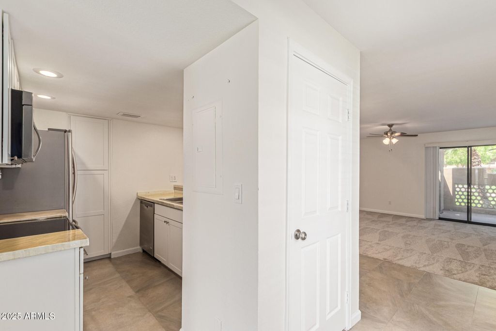 Photo of 1351 N Pleasant Drive #1016, Chandler, AZ 85225 (MLS # 6912454)