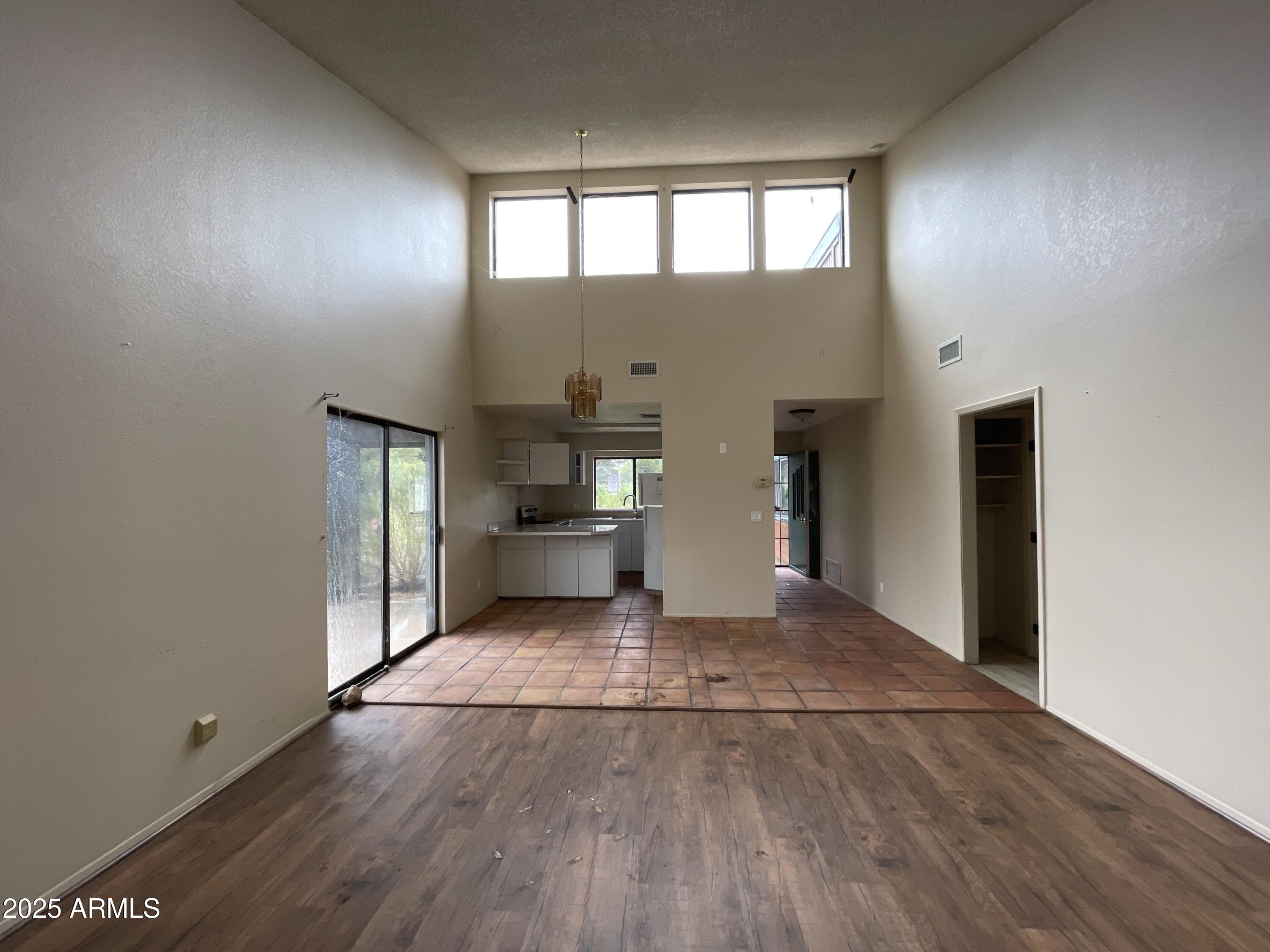 17288 E LAKEVIEW Court