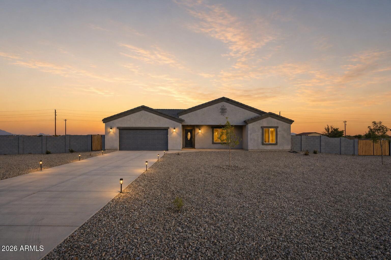 6897 W APPALOOSA Trail