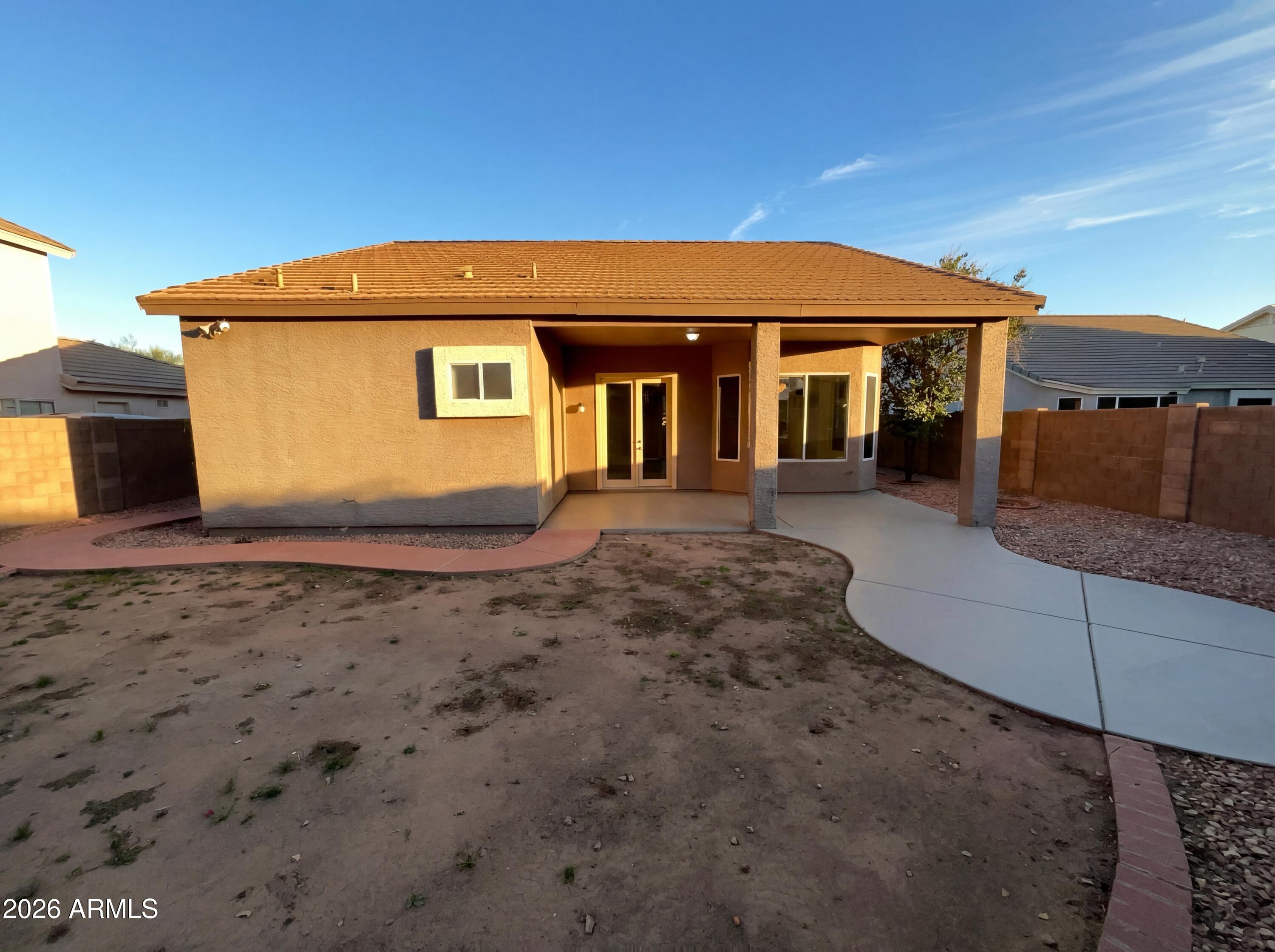 3869 W CHARLOTTE Drive