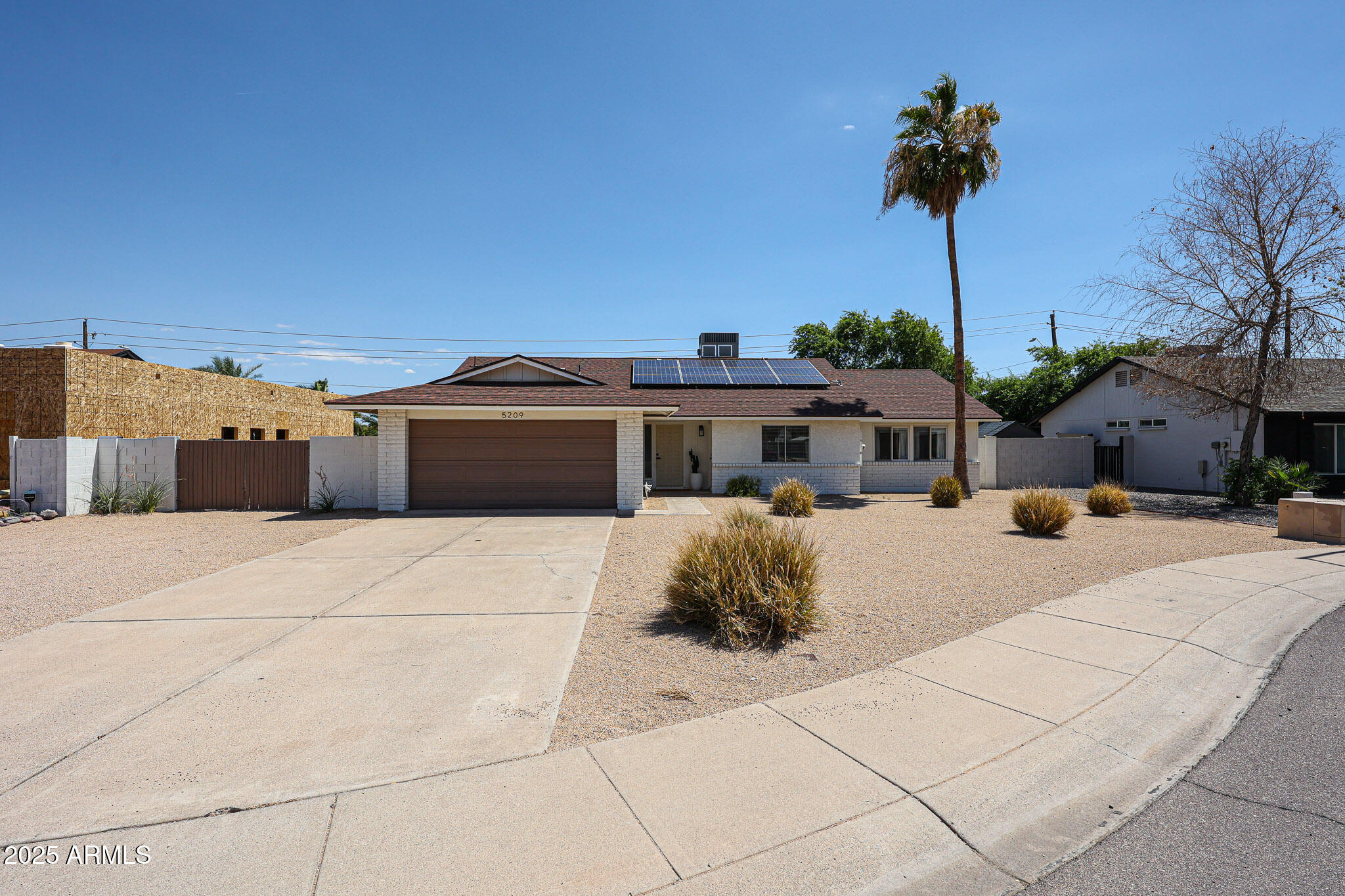 5209 E BECK Lane