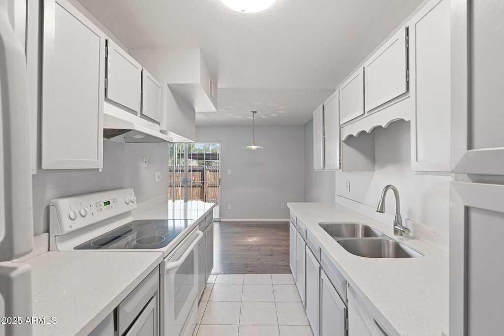 Photo of 5925 W Golden Lane, Glendale, AZ 85302 (MLS # 6937761)