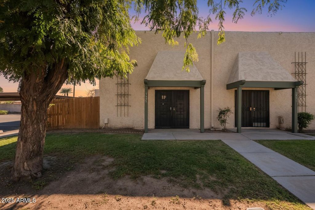 Photo of 5925 W Golden Lane, Glendale, AZ 85302 (MLS # 6937761)
