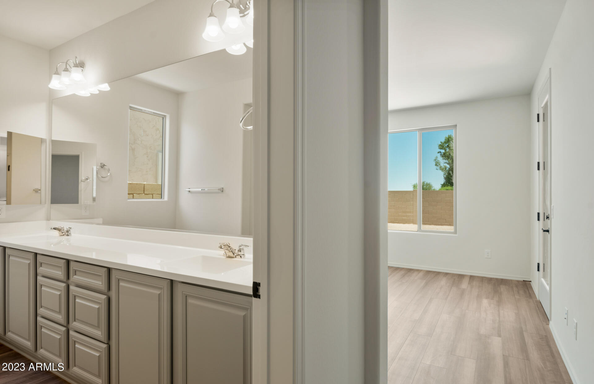 Photo 11 of 32 of 7340 W MEADOWLARK Way house