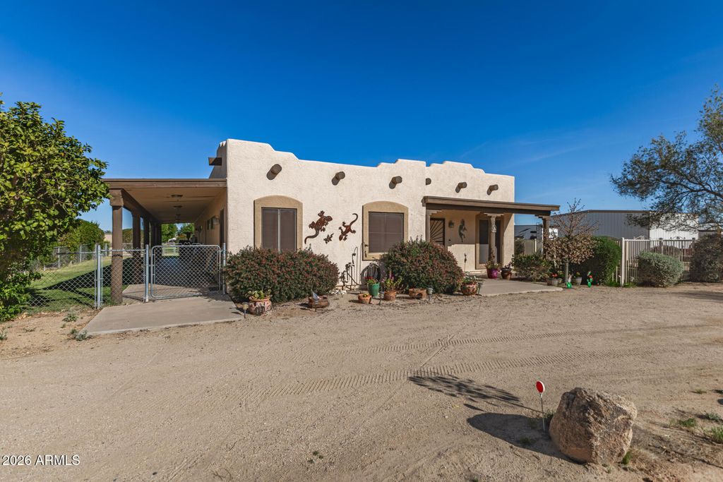 Photo of 7327 N 181st Avenue, Waddell, AZ 85355 (MLS # 7000253)