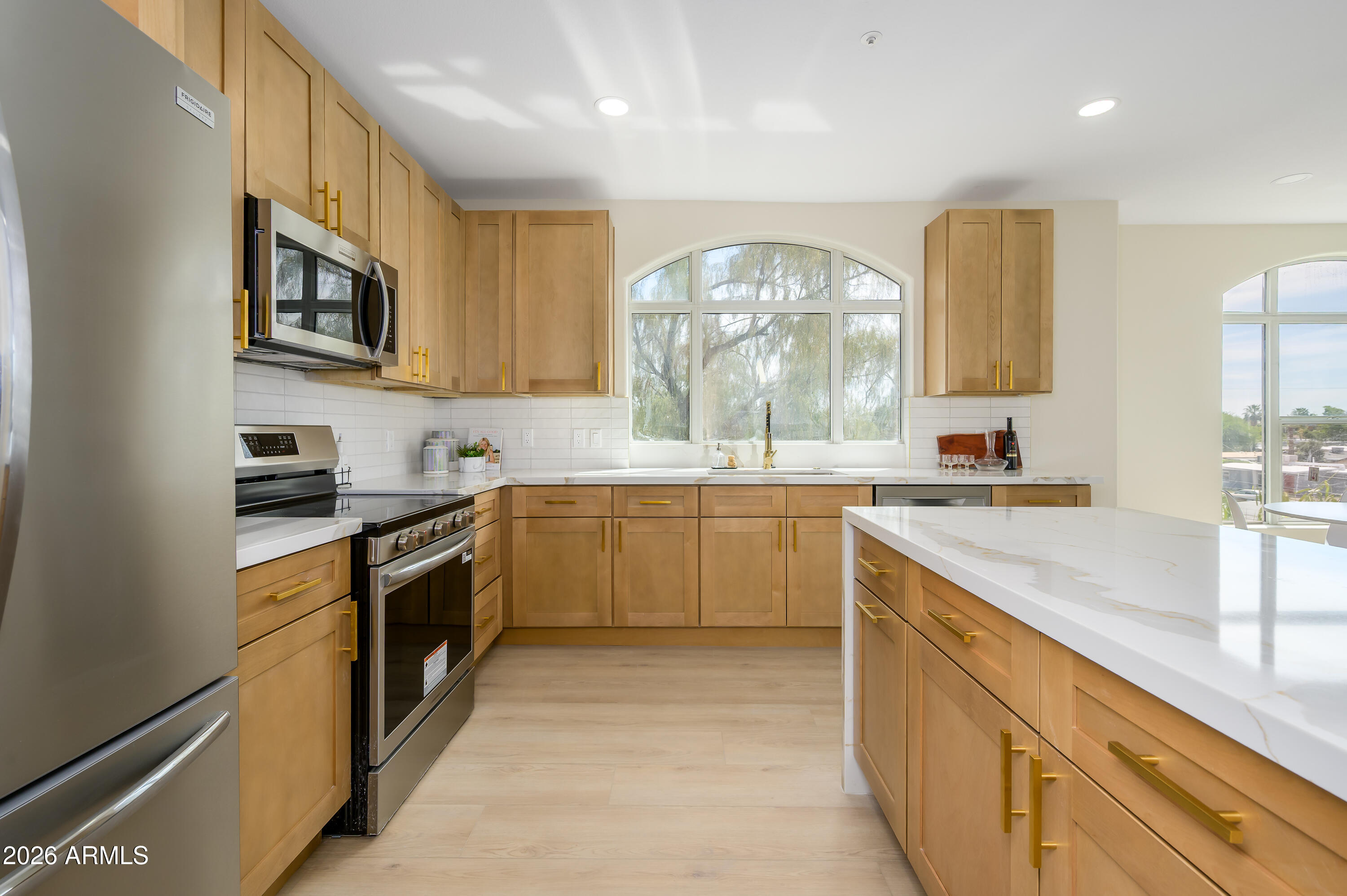 1081 W 1ST Street 16