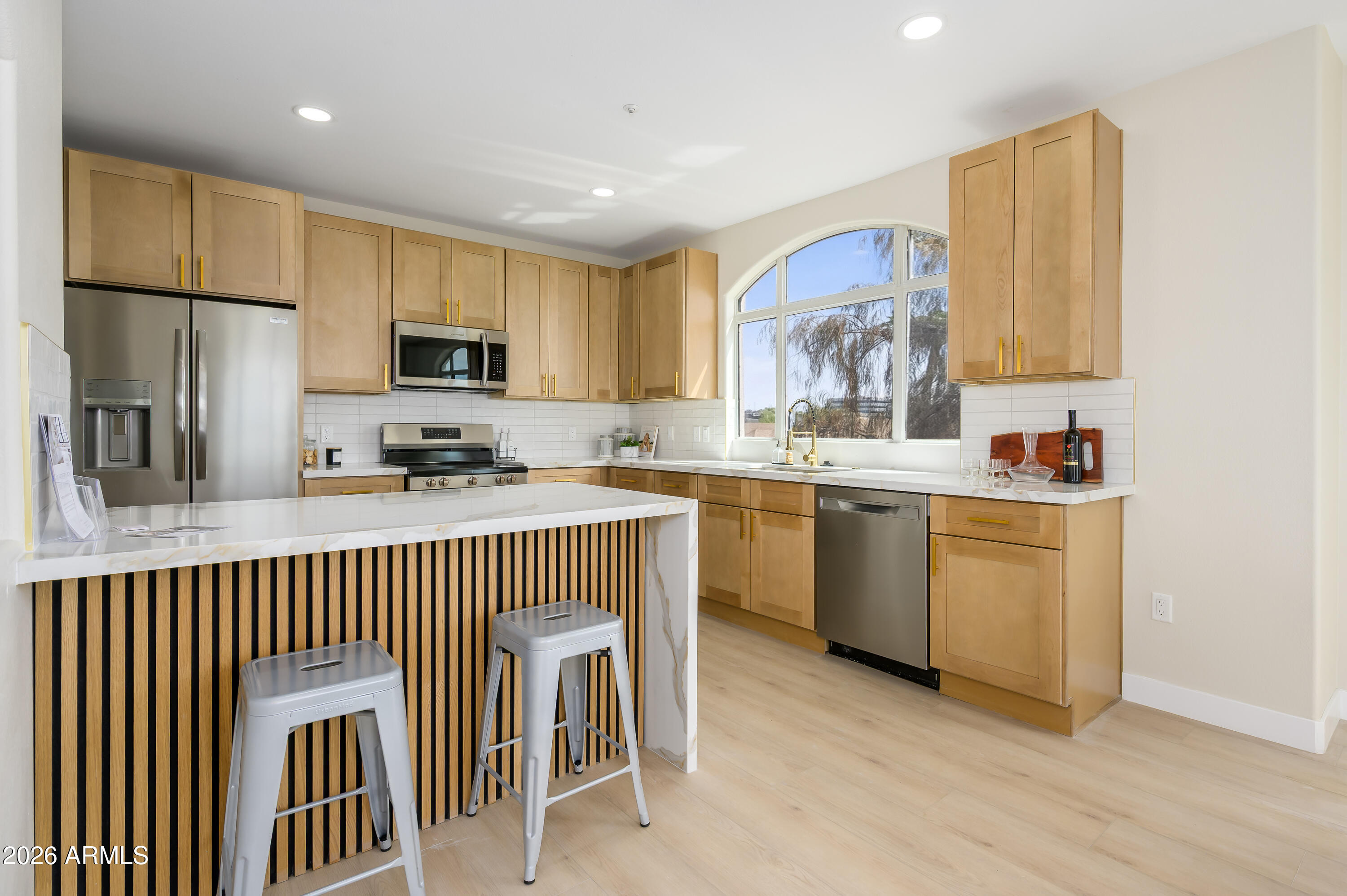 1081 W 1ST Street 16