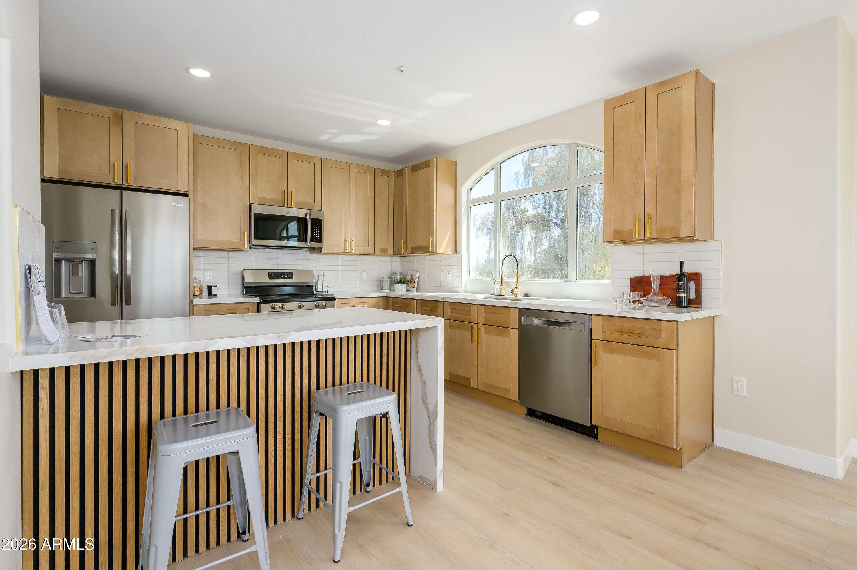 1081 W 1ST Street 16