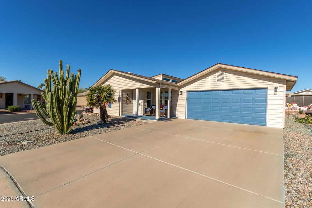 Photo of 3301 S Goldfield Road #2122, Apache Junction, AZ 85119 (MLS # 6955087)