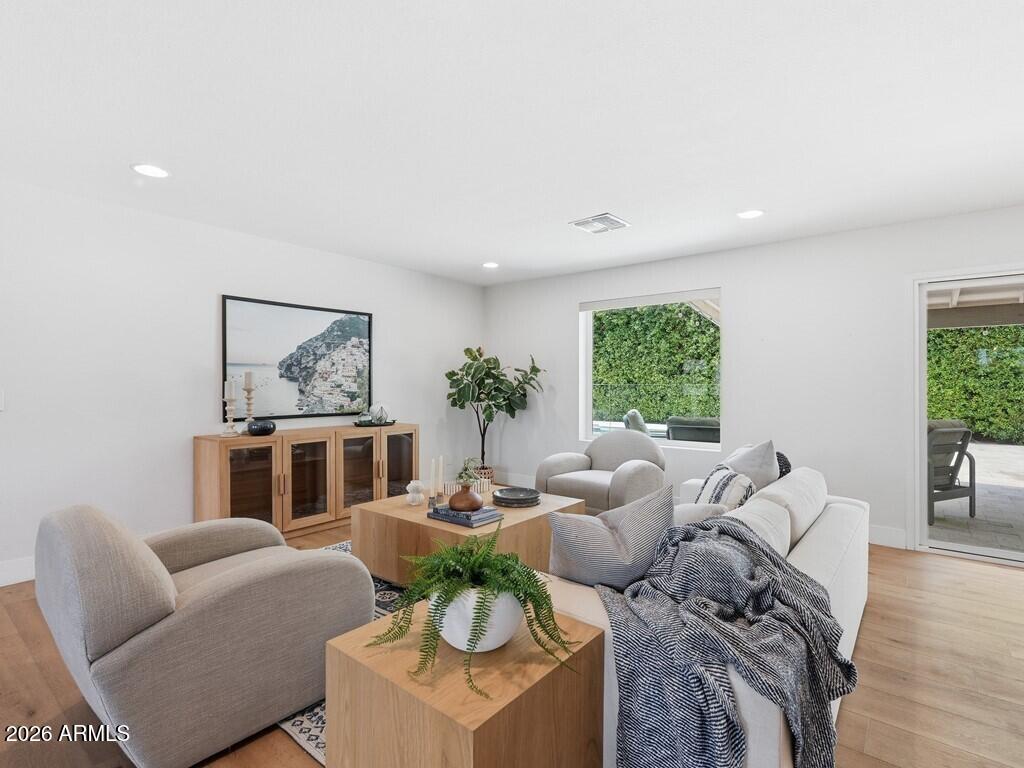 5102 E POINSETTIA Drive
