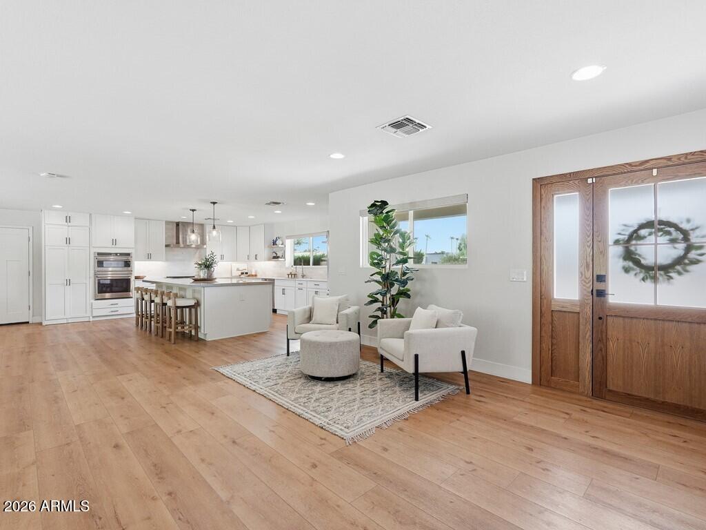 5102 E POINSETTIA Drive