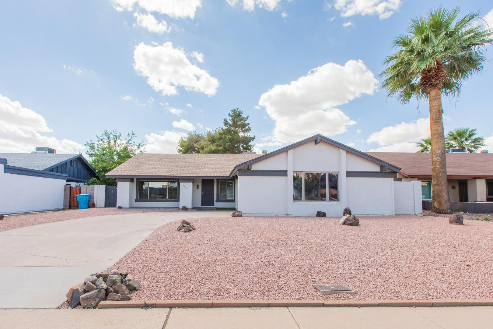 2607 E Larkspur Drive