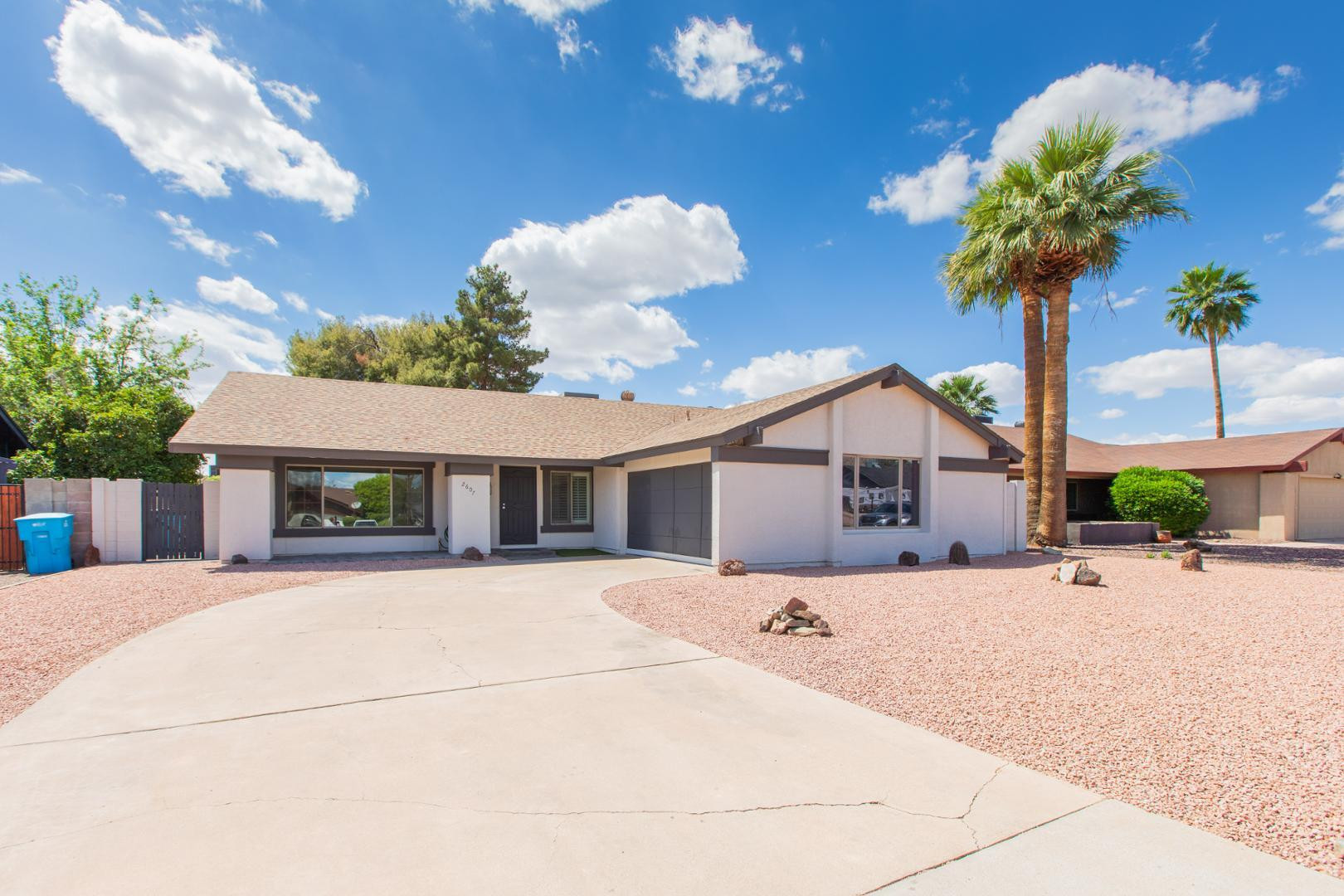 2607 E Larkspur Drive