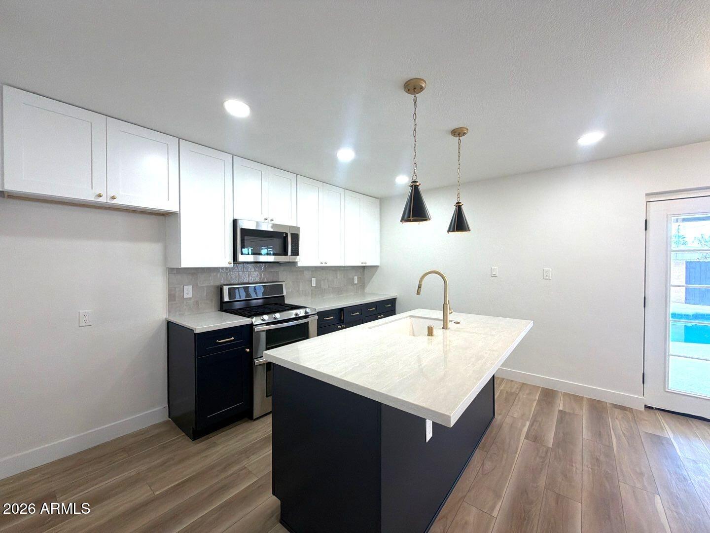 3529 W STELLA Lane