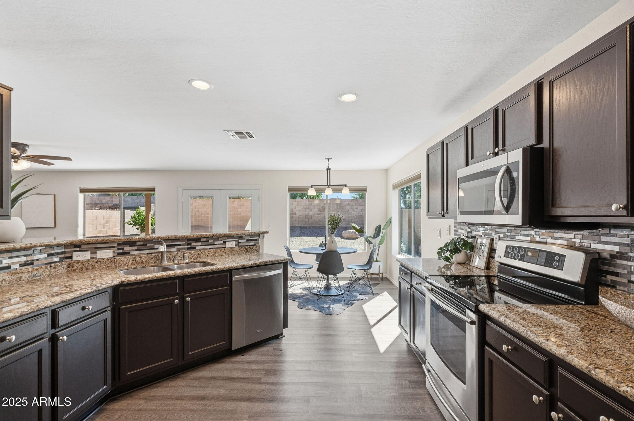 2201 E VISTA BONITA Drive