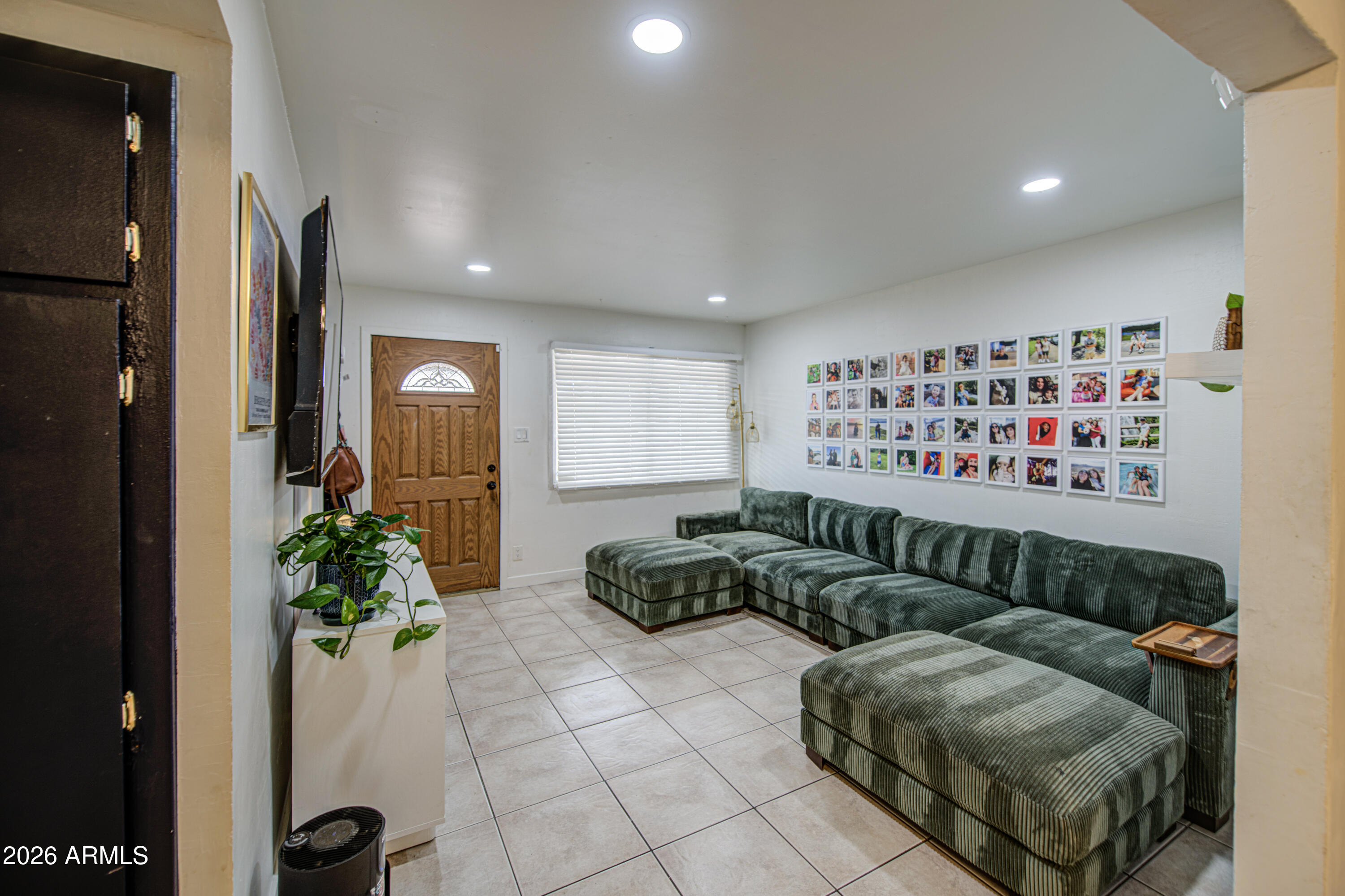 8231 W CATALINA Drive