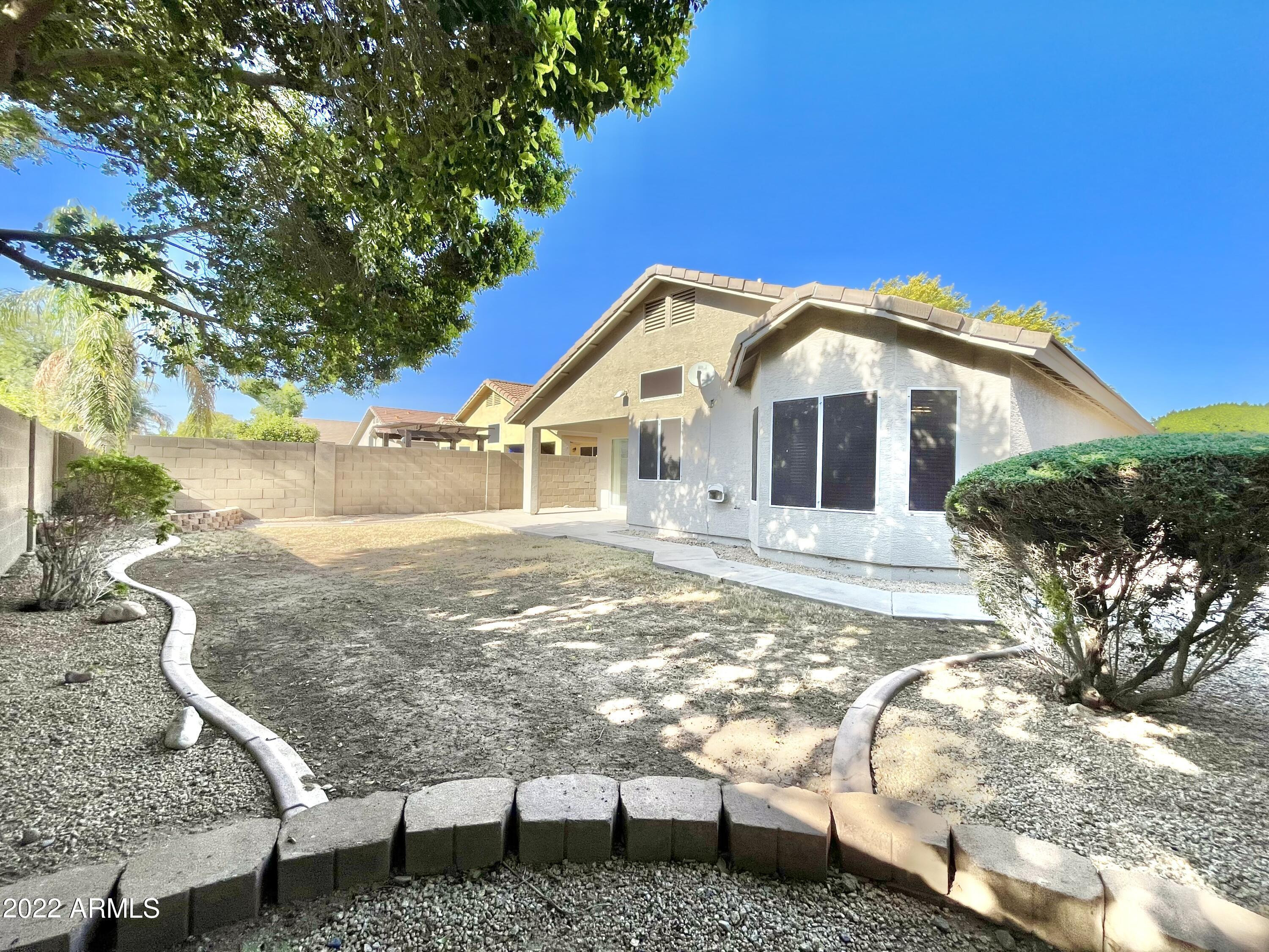 8143 W MARY ANN Drive