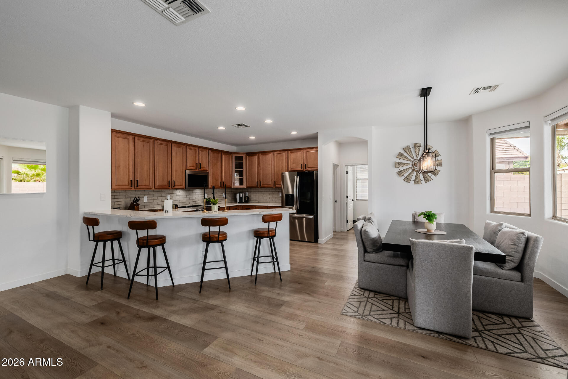 1261 E REDWOOD Drive