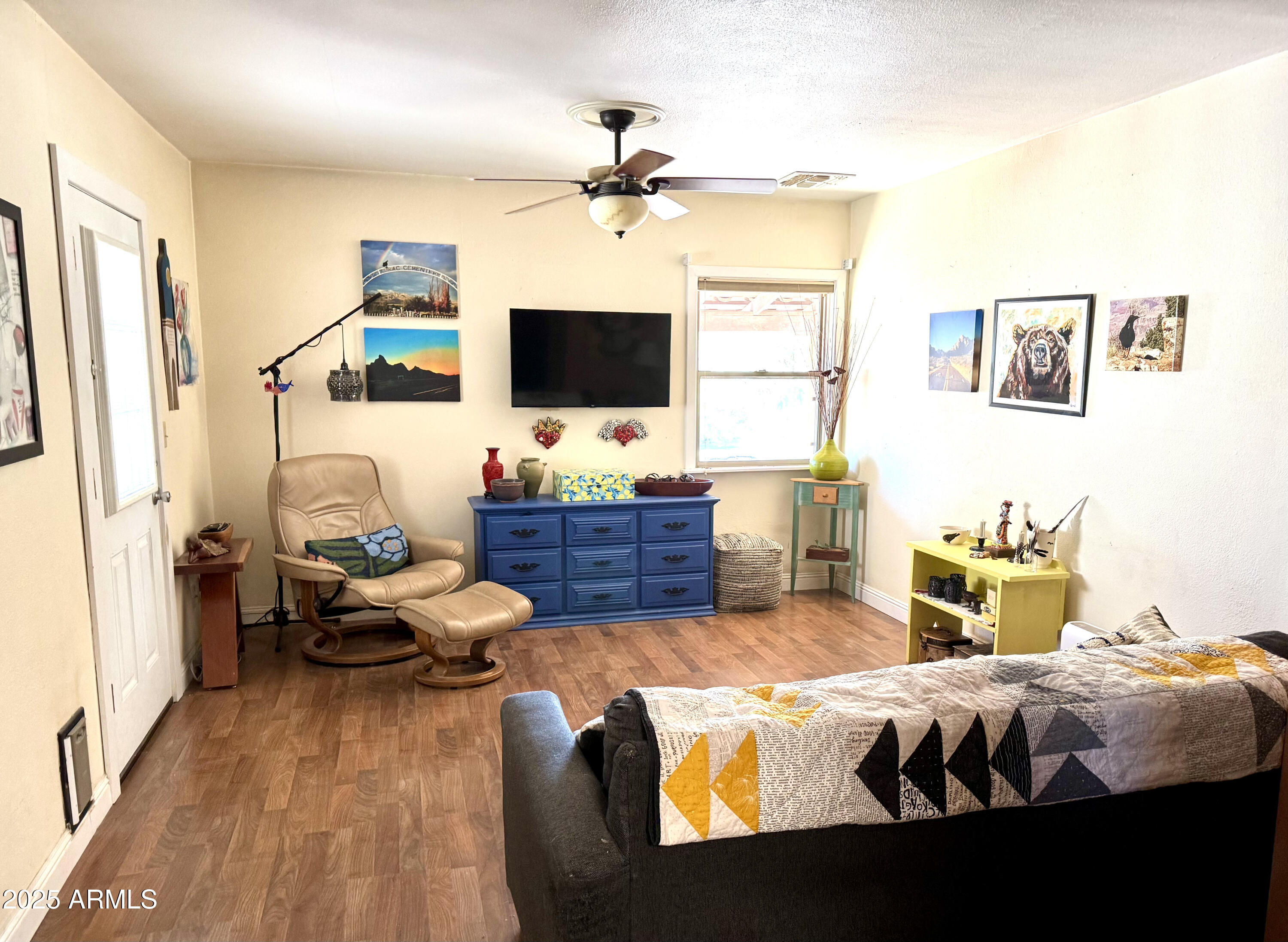 330 W OCOTILLO Avenue