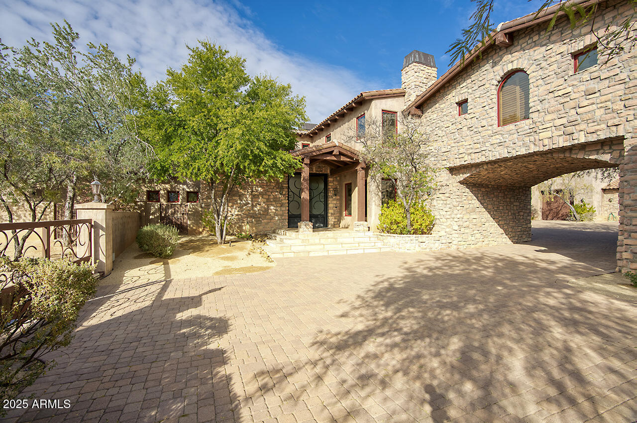 8000 E MARIPOSA GRANDE Drive
