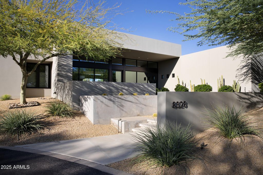 Photo of 8328 E Vista Del Lago, Scottsdale, AZ 85255 (MLS # 6944023)