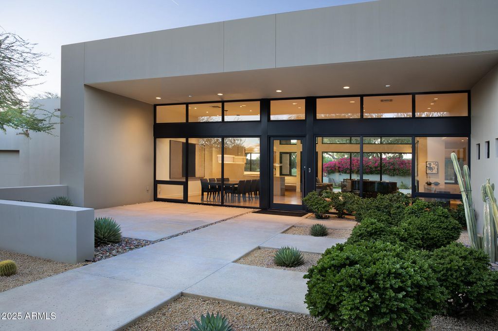 Photo of 8328 E Vista Del Lago, Scottsdale, AZ 85255 (MLS # 6944023)