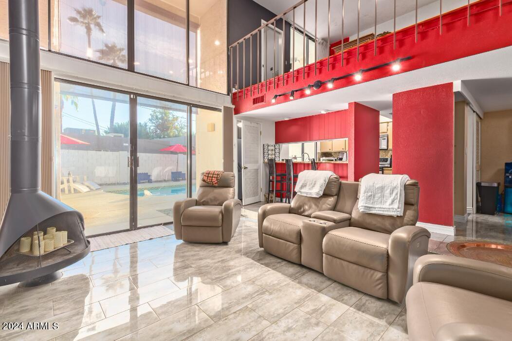 2615 E Campbell Avenue