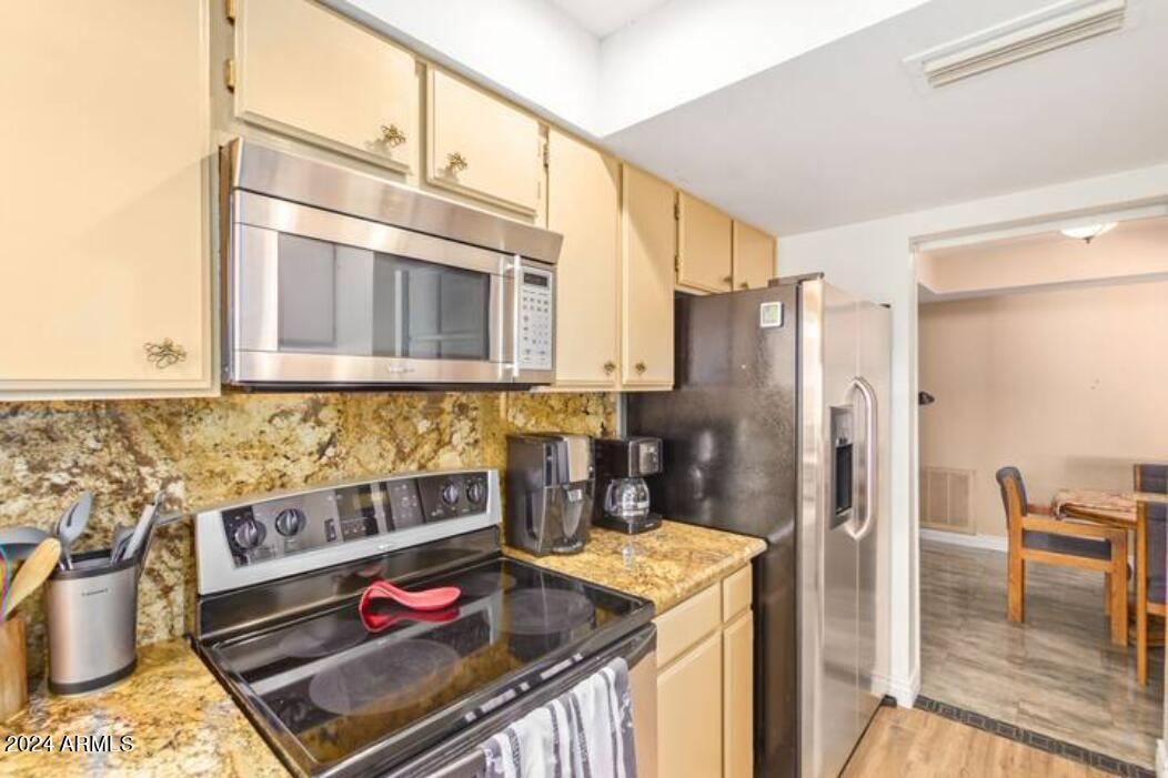 2615 E Campbell Avenue