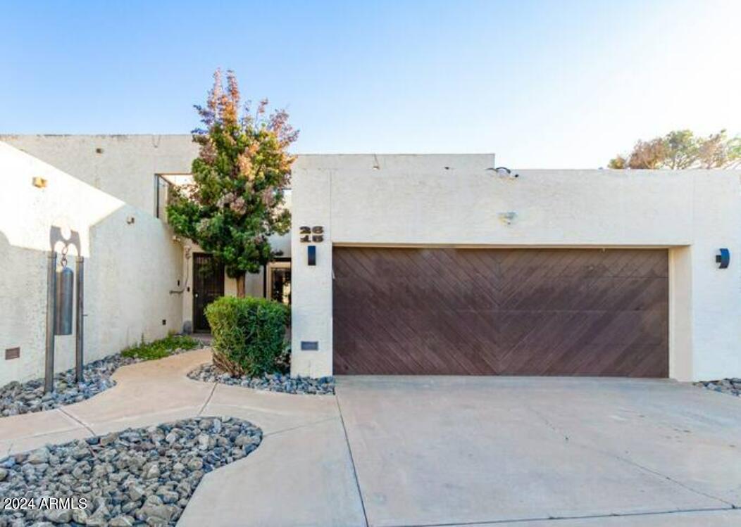 2615 E Campbell Avenue